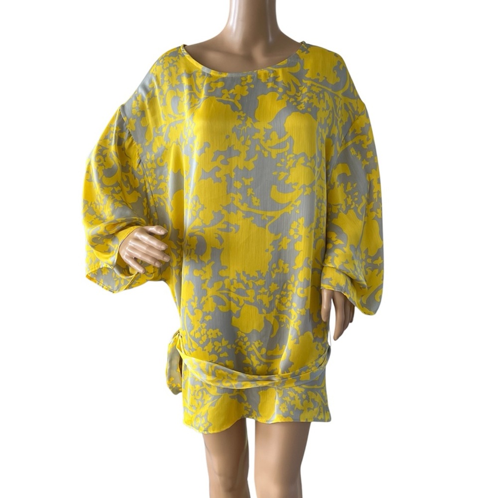 Peck & Peck satin yellow and gray floral belt tunic top